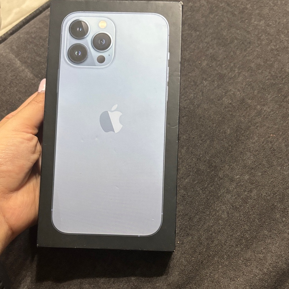 Apple iPhone box